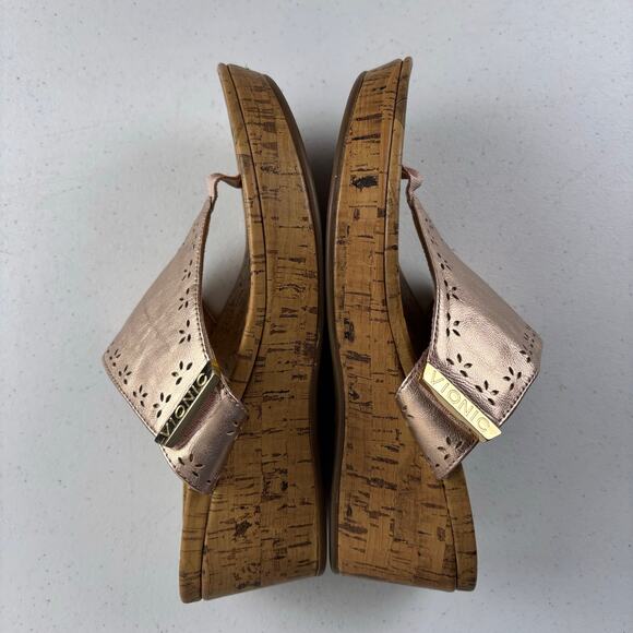 Vionic Women's Anitra Platform Sandal in Rose Gold Metallic Size 8 - Picture 4 of 6